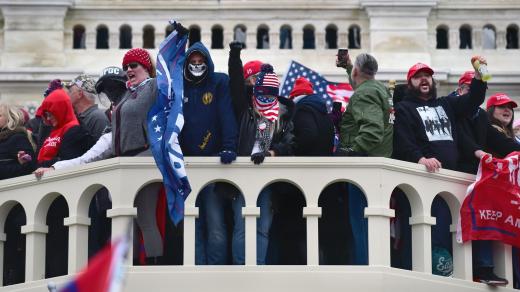 Příznivci Donalda Trumpa, kteří pronikli do amerického Kapitolu