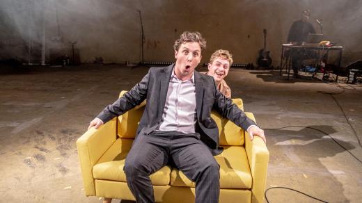 Lachende Bestien: Jako lvi aneb Sestup a vzestup pana B