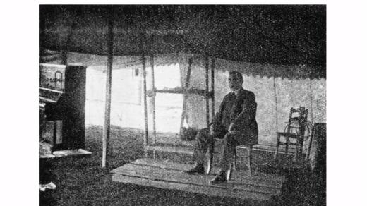 Z vypůjčeného stanu v pražských Kbelích začalo vysílání Československého rozhlasu