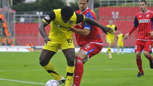 Folprecht v pořadu První dotek potvrdil, že Bony Wilfried bral do Afriky staré kopačky, které rozdával mladým fotbalistům