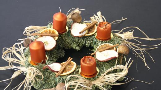 Vánoční dekorace - adventní věnec