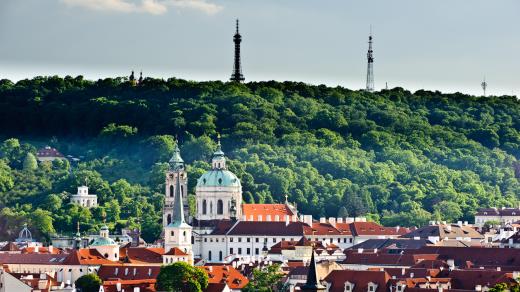 Pohled na Malostranskou Prahu a Petřín