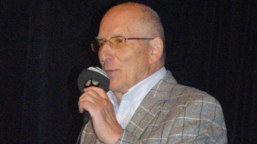 Karel Štědrý zpívá