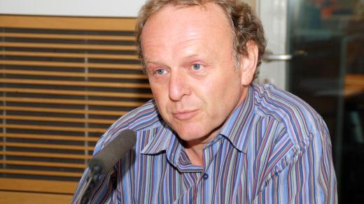 Jaroslav Dušek občas chodí po žhavých uhlících