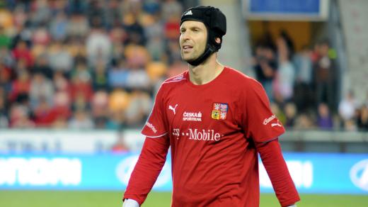 Brankář Petr Čech zažil ostudnou porážku s Arménií
