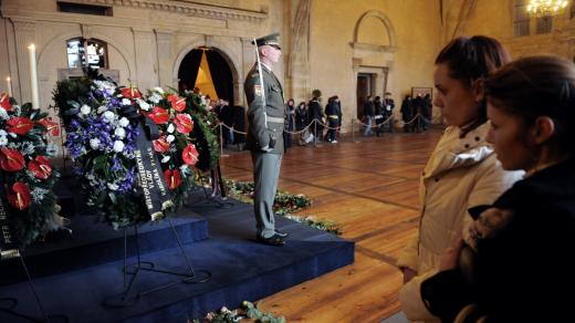 Václava Havla uctilo smuteční shromáždění ve Vladislavském sále