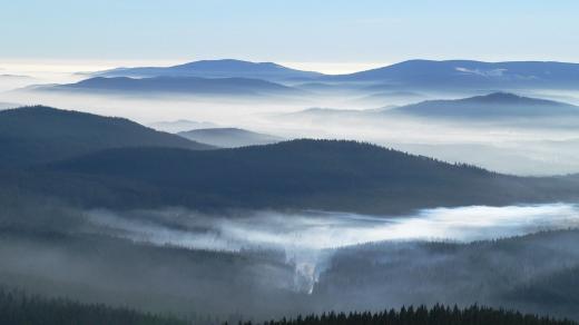 Výhled z rozhledny na Boubíně
