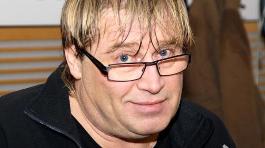 Petr Urban mluvil o své poslední knize, na které se podílela i jeho manželka Inka Urbanová