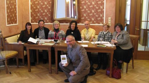 Zlatý Ámos 2012 - porota, uprostřed předseda Slávek Hrzal