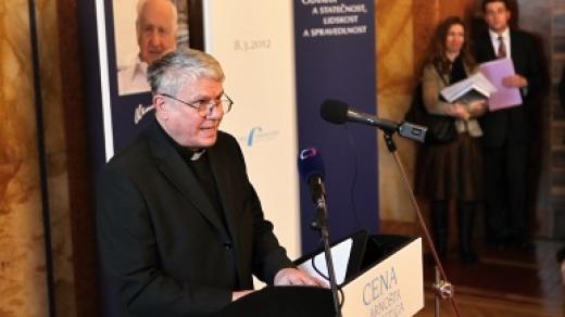 Biskup Václav Malý obdržel Cenu Arnošta Lustiga