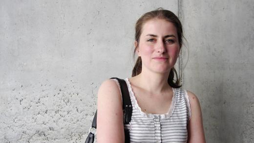 Kateřina Šedá před studiem RW