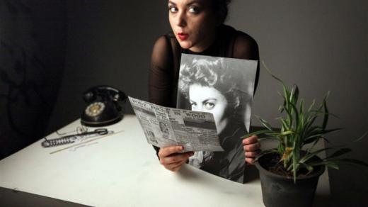 Yael Rasooly – Paper Cut
