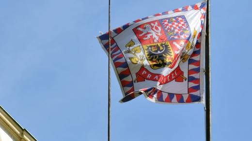 Prezidentská standarta na Pražském hradě