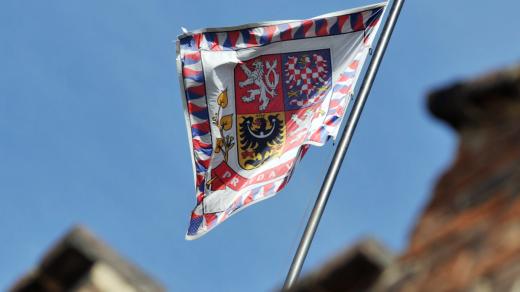 Prezidentská standarta na Pražském hradě