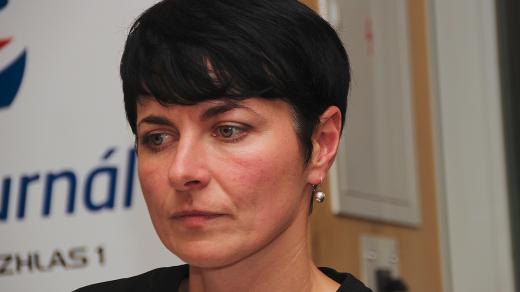 Pražská vrchní státní zástupkyně Lenka Bradáčová přijala pozvání do studia Radiožurnálu
