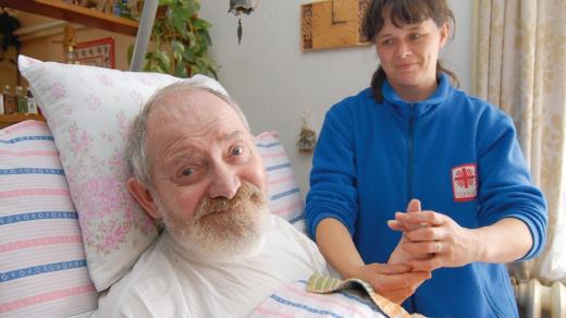 Klient Charity ČR s ošetřovatelkou