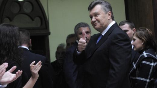 Ukrajinský prezident Janukovič odvolil v Kyjevě