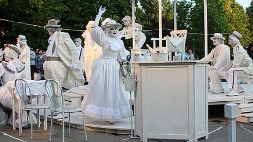 Představení O noapte furtunoasă