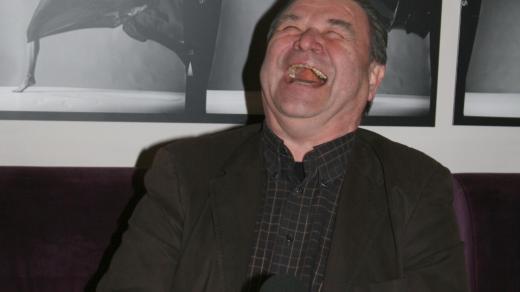 Václav Postránecký se za břicho popadal