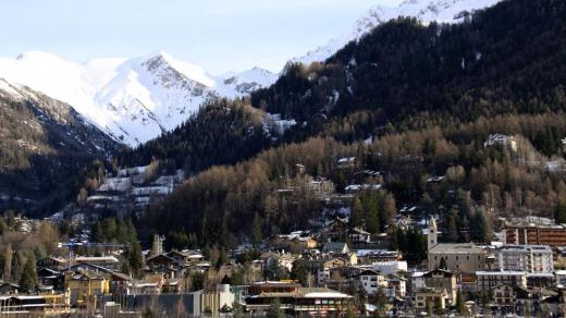 Pohled na městečko Courmayeur