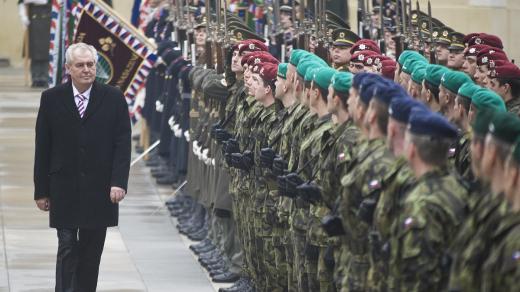 Inaugurace nového prezidenta. Vojenská přehlídka nového prezidenta Miloše Zemana 