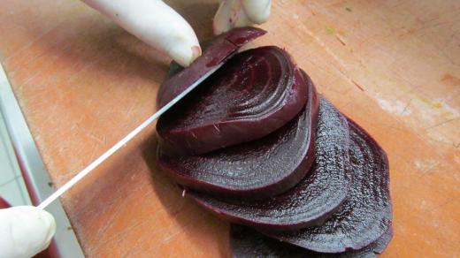 Grilovaná červená řepa s kozím sýrem - příprava a postup