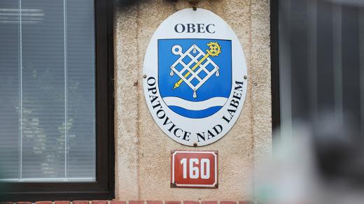 Opatovice nad Labem - obecní znak