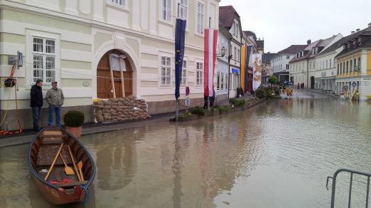 Rakouskem a Slovenskem se prohnal rozbouřený Dunaj