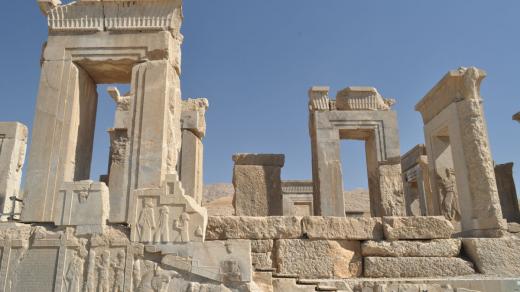 Persepolis, reliéfy na západní straně paláce Apadana (Írán)