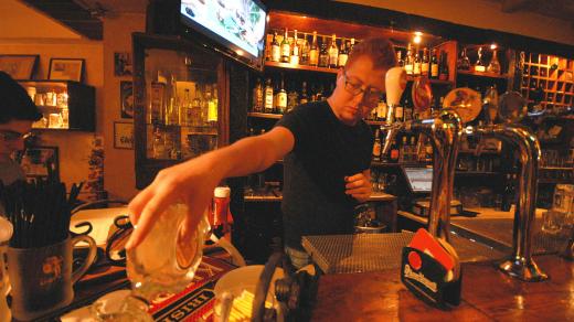 I v Izraeli se pivo často míchá s tvrdým alkoholem