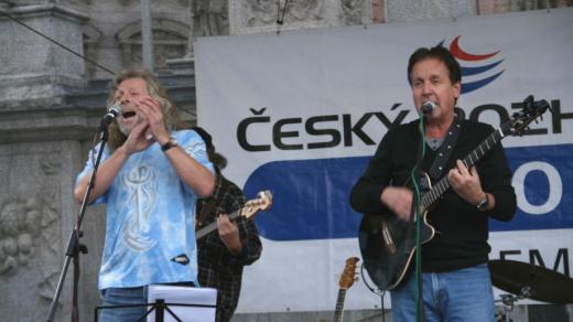 Folk Team na koncertě Daruj krev