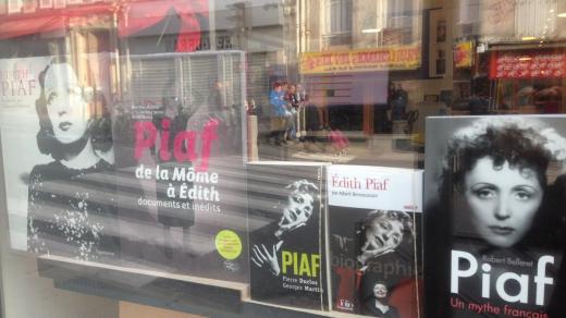 O životě zpěvačky vyšla celá řada knih