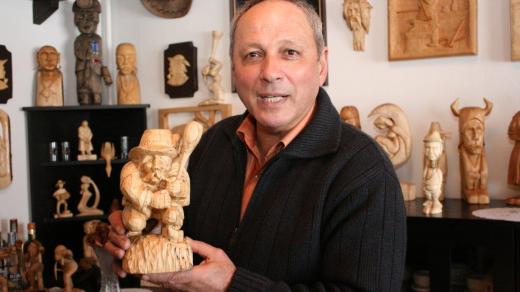 Jaroslav Pawlas a jeho vyřezané figurky