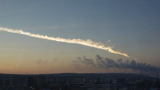 Čeljabinský meteor. Pohled z Jekatěrinburgu 200 km od hypocentra výbuchu