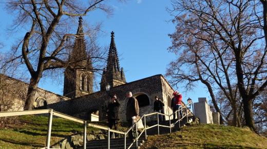 Denně na Vyšehrad míří mnoho turistů i Pražanů