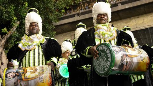 Bubeníci školy samby Imperatriz Leopoldina