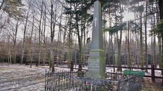 Památník byl vztyčen v roce 1905