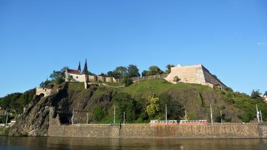 Pohled na Vyšehrad z parníku