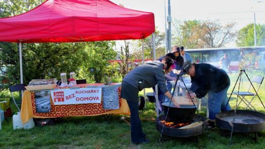 Kuchařky bez domova na Street Food Festivalu  