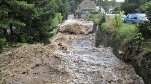 Rozvodněný potok (ilustrační foto)