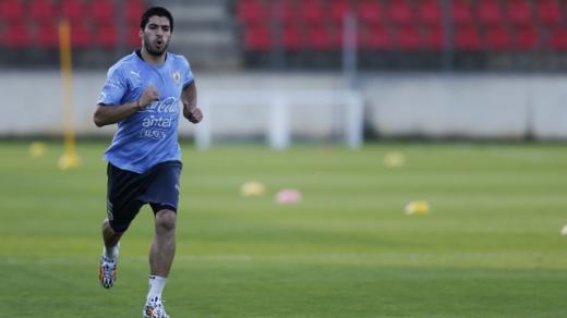 Útočník Uruguaye Luis Suarez se připravuje před zápasem s Anglií