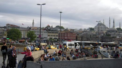 Z poloevropského Istanbulu je na syrskou hranici nejméně 1200 km, přesto i tady narazíte na syrské běžence. Bezpečně je najdete kolem parku Ghezi.