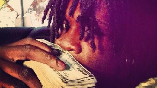Chief Keef dokumentuje realitu života v ghettu, do které už dávno nepatří 