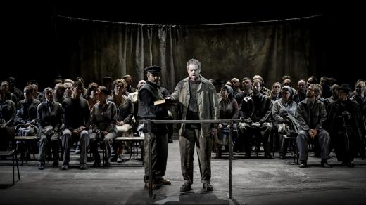 Opera Národního divadla Brno zahájila sezónu novou inscenací díla Benjamina Brittena Peter Grimes
