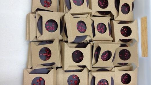 Už netradiční tvar a balení naznačují, že tato čokoláda je něčím jedinečná