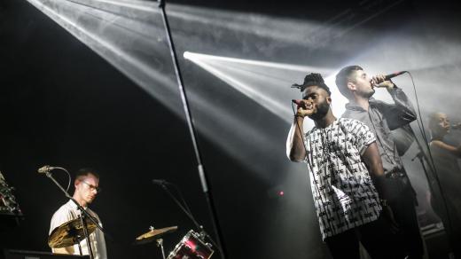 Young Fathers na Strunách podzimu v Roxy