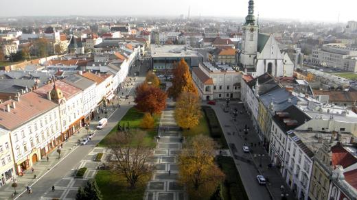 Pohled z věže na náměstí T. G. Masaryka