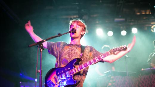 Glass Animals v MeetFactory
