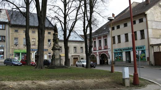 Dolní část štíteckého náměstí