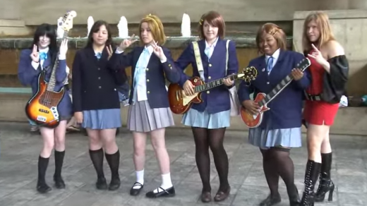 Japonští fanoušci popkultury neboli otaku neztrácejí svoje nadšení (záběr z filmu True Otaku: The Documentary)